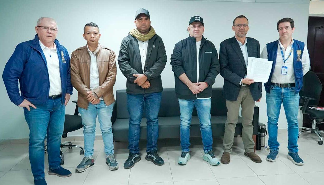 Diálogos de paz entre el Gobierno y las ACSN.