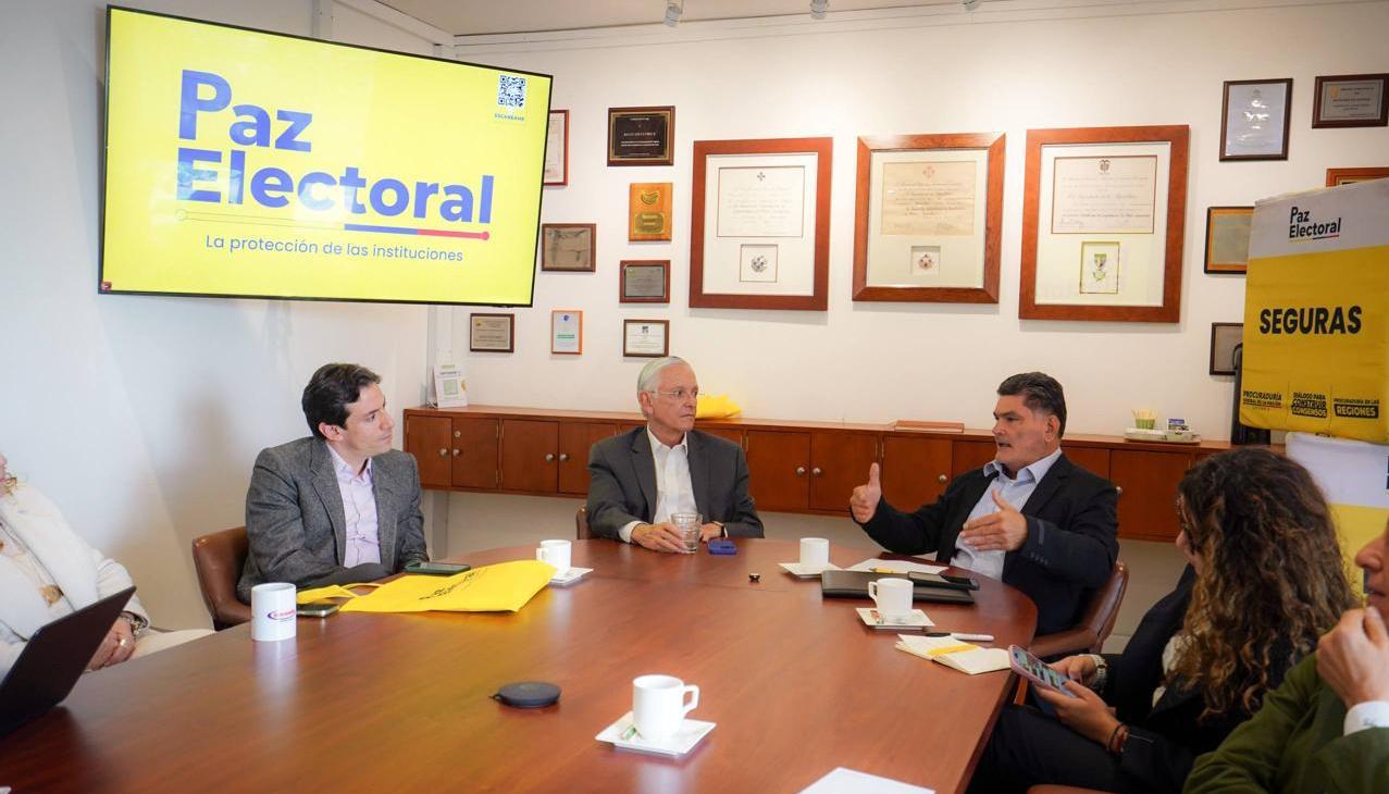 El procurador reunido con el presidente de la Asociación Colombiana de Exportadores de Flores