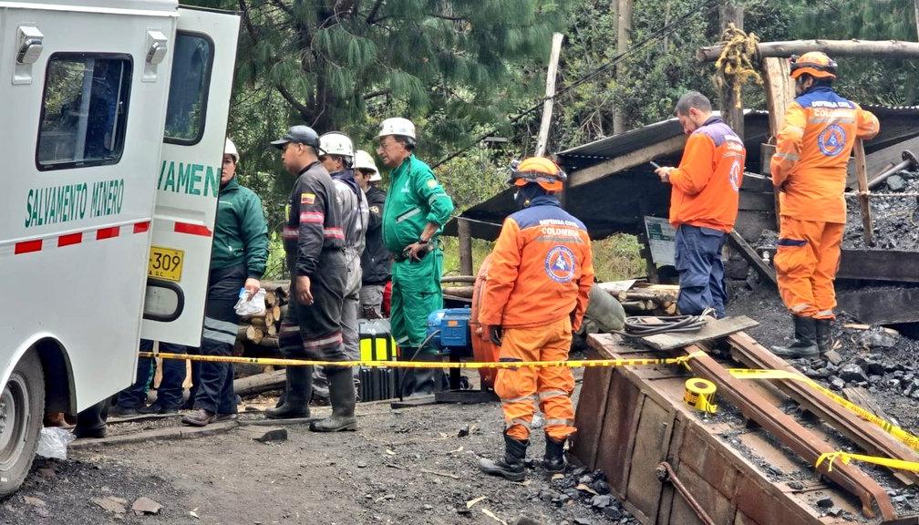 Los organismos de socorro en el lugar de los hechos. 