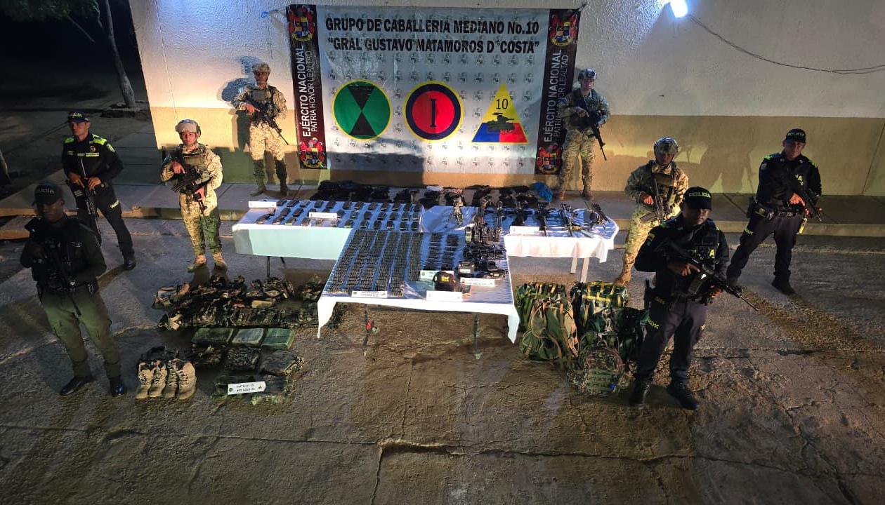 Material de guerra incautado.