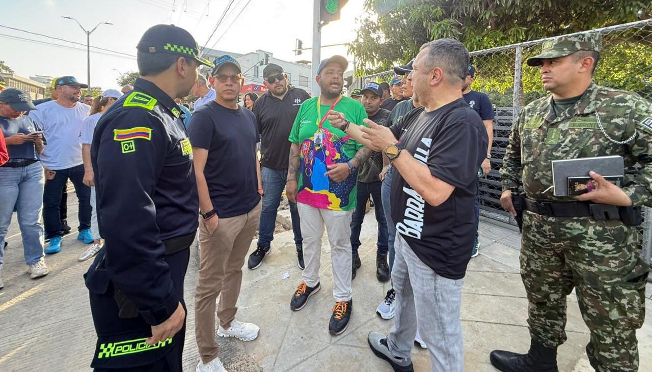 Recorrido de las autoridades.