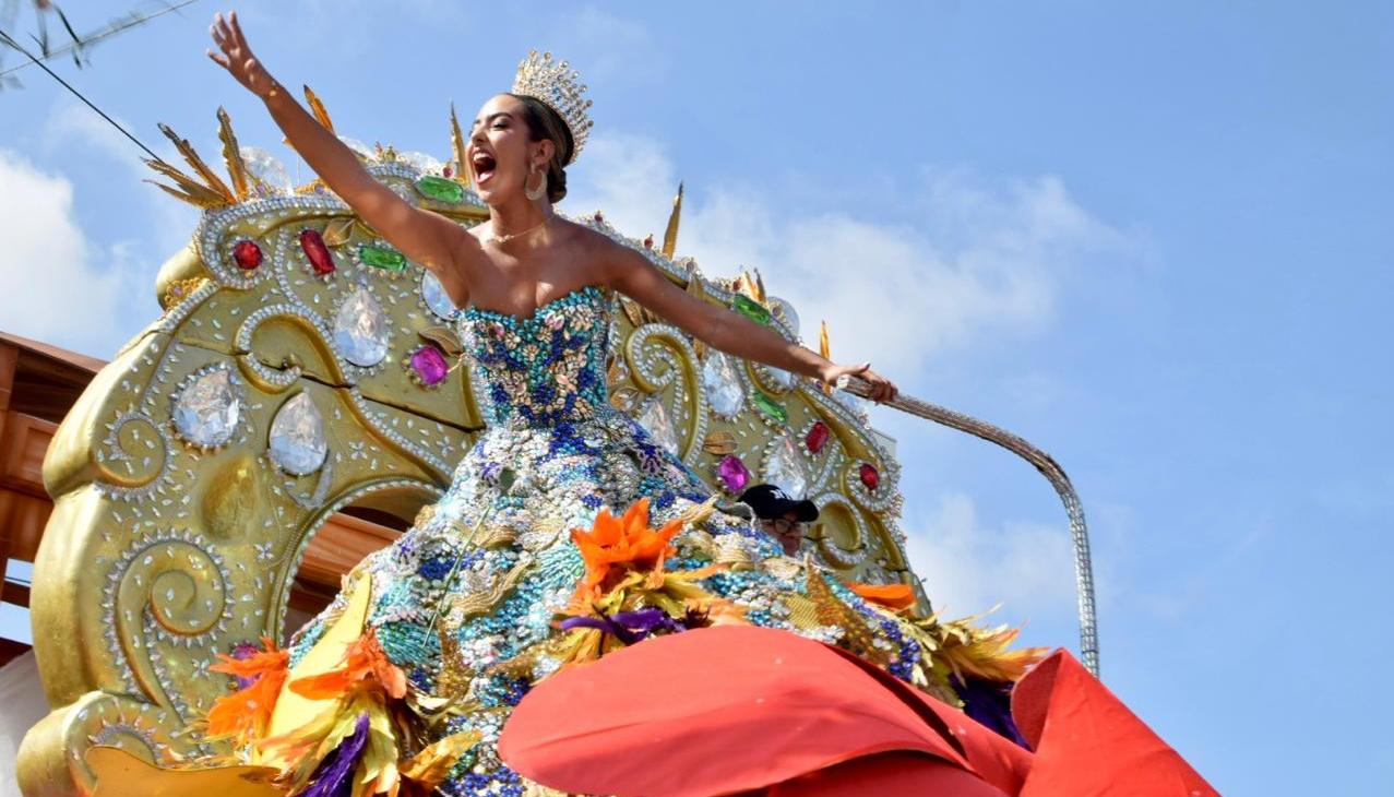 Sharon Hurtado Esquiaqui, Reina del Carnaval de la 44.