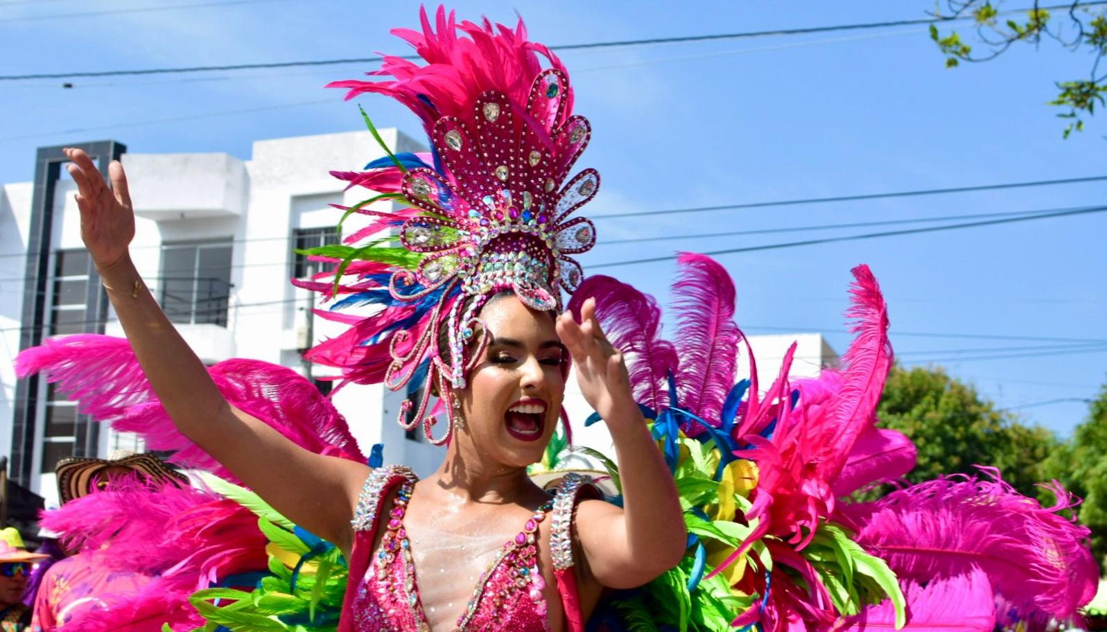 La Reina de la 44, Sharon Hurtado.