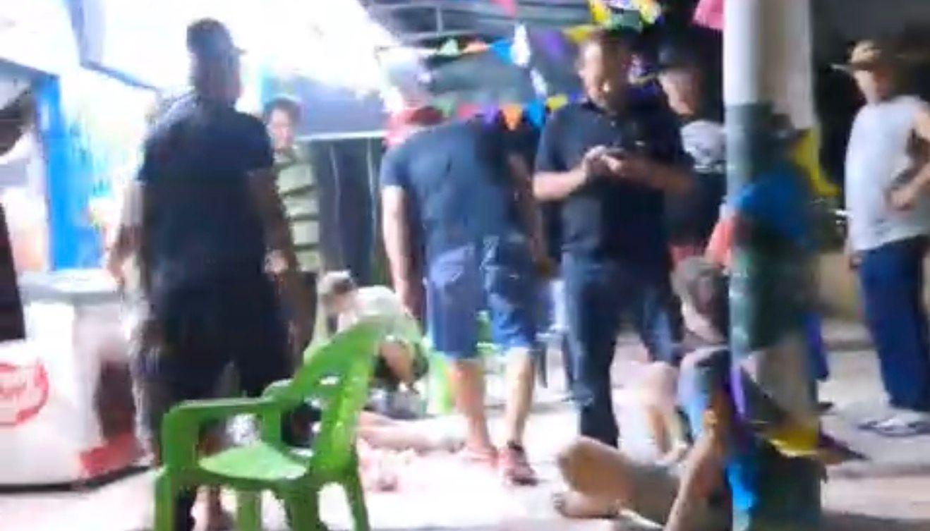 Los turistas fueron auxiliados por las personas del sector. 