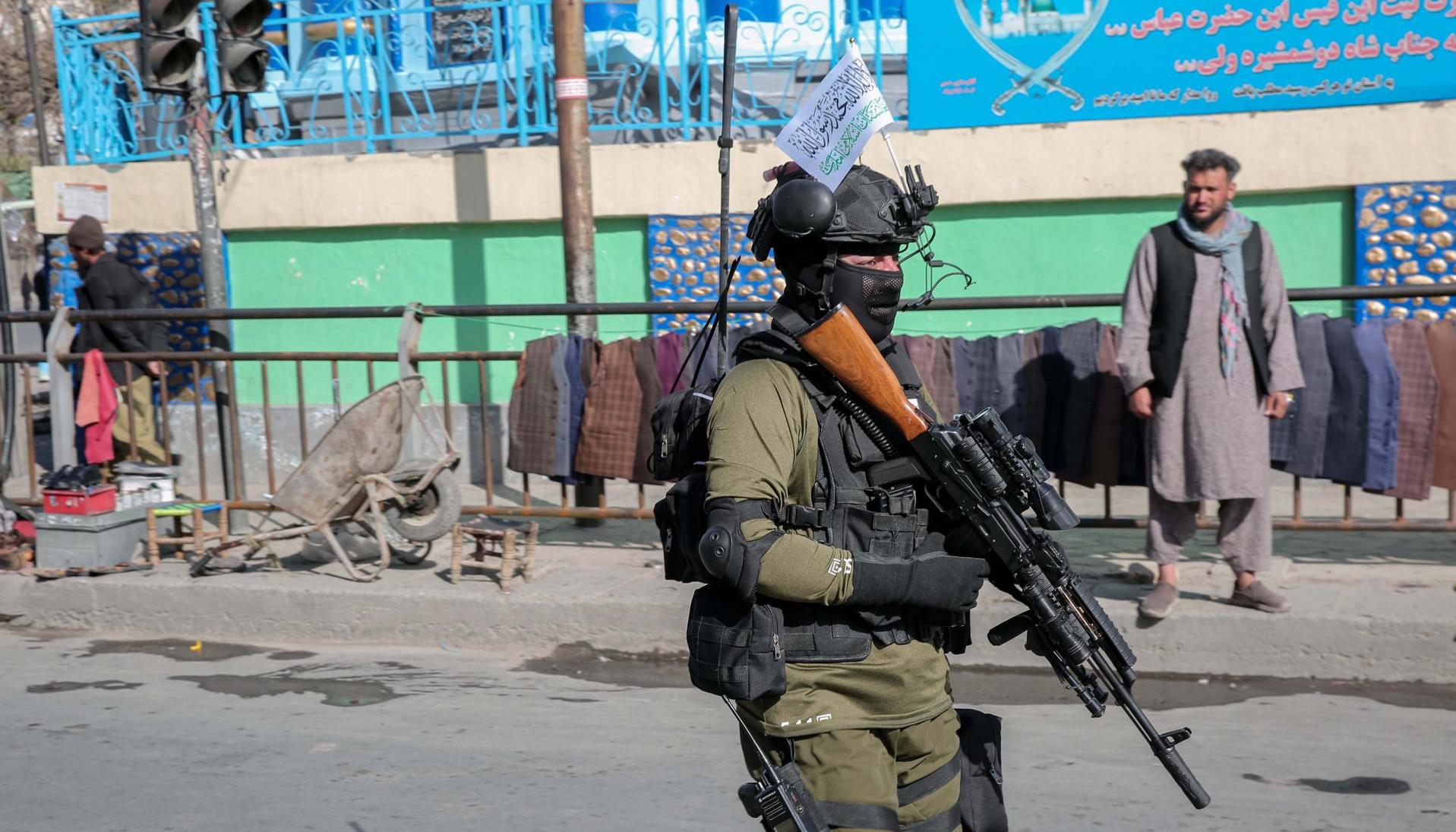 Un oficial de seguridad de los talibanes en Kabúl, Afganistán.