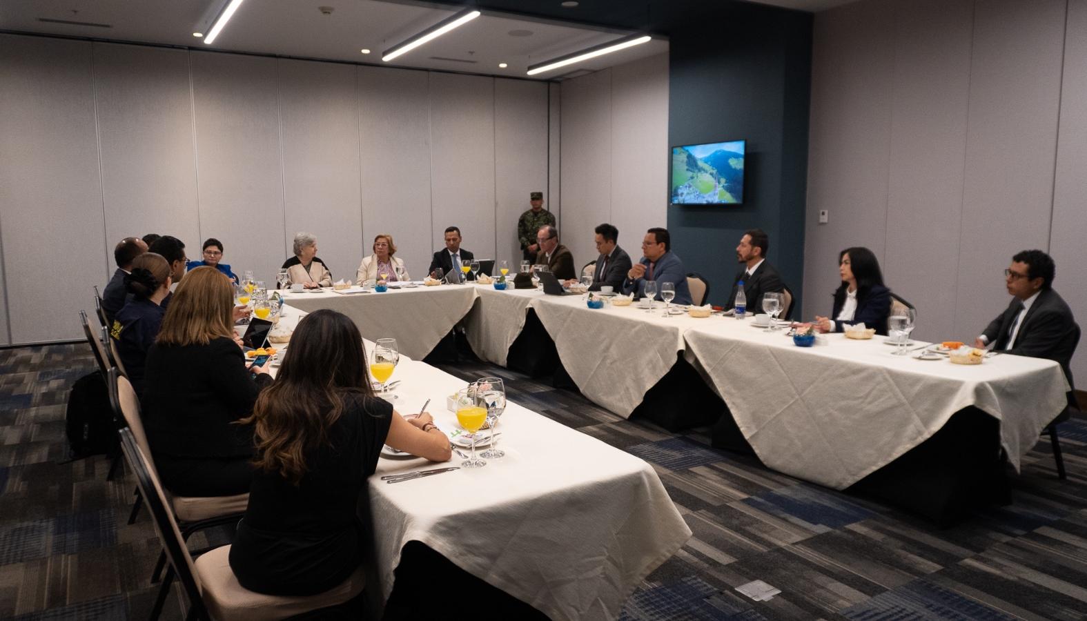 Imagen de la reunión en Quito.