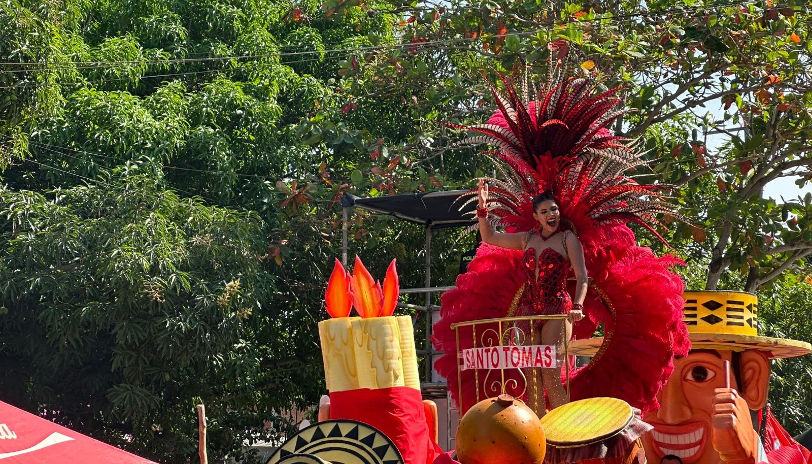 Shaddia Navarro, Reina del Carnaval de Santo Tomás. 