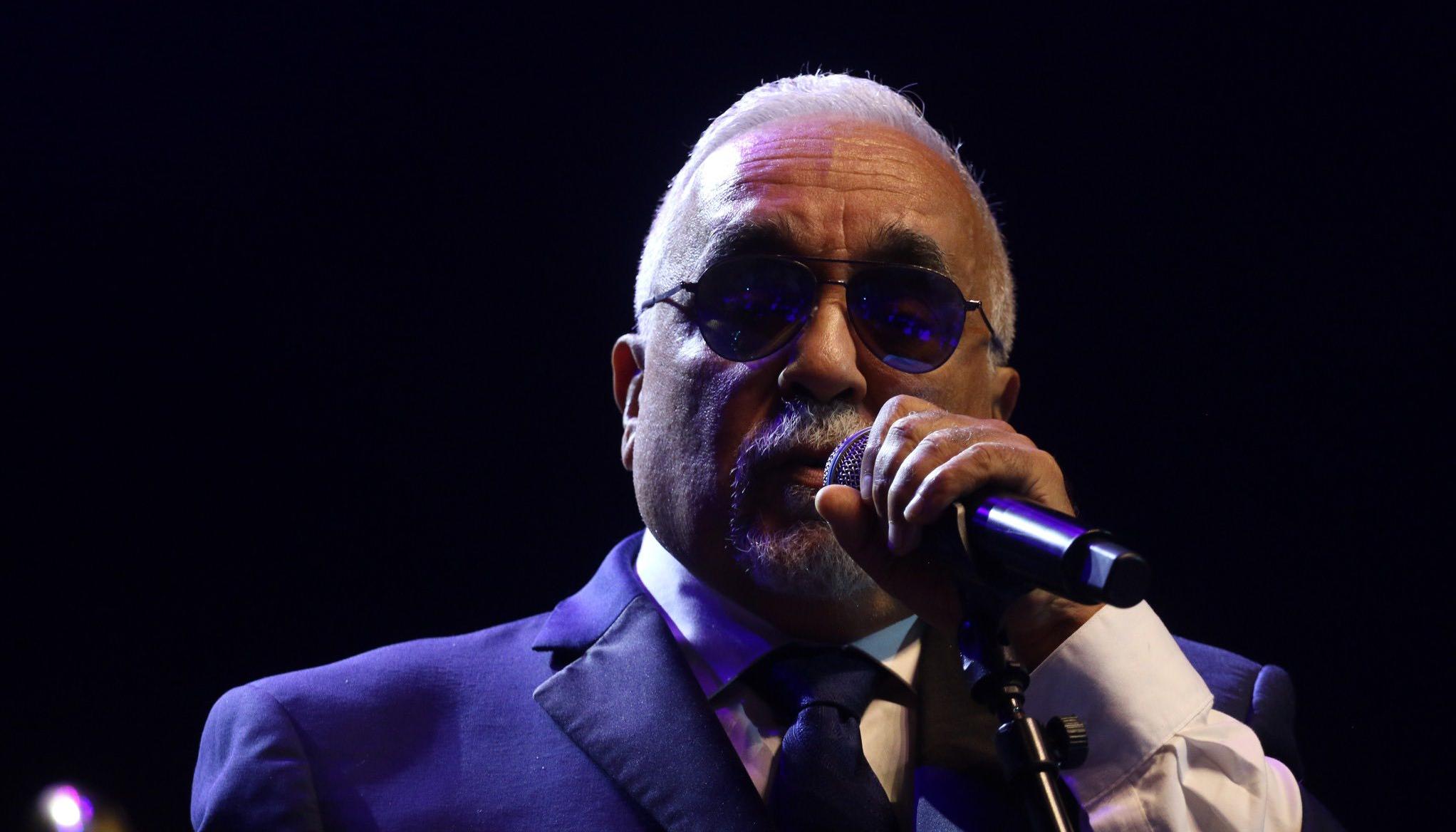 Willie Colón en una presentación en 2025.