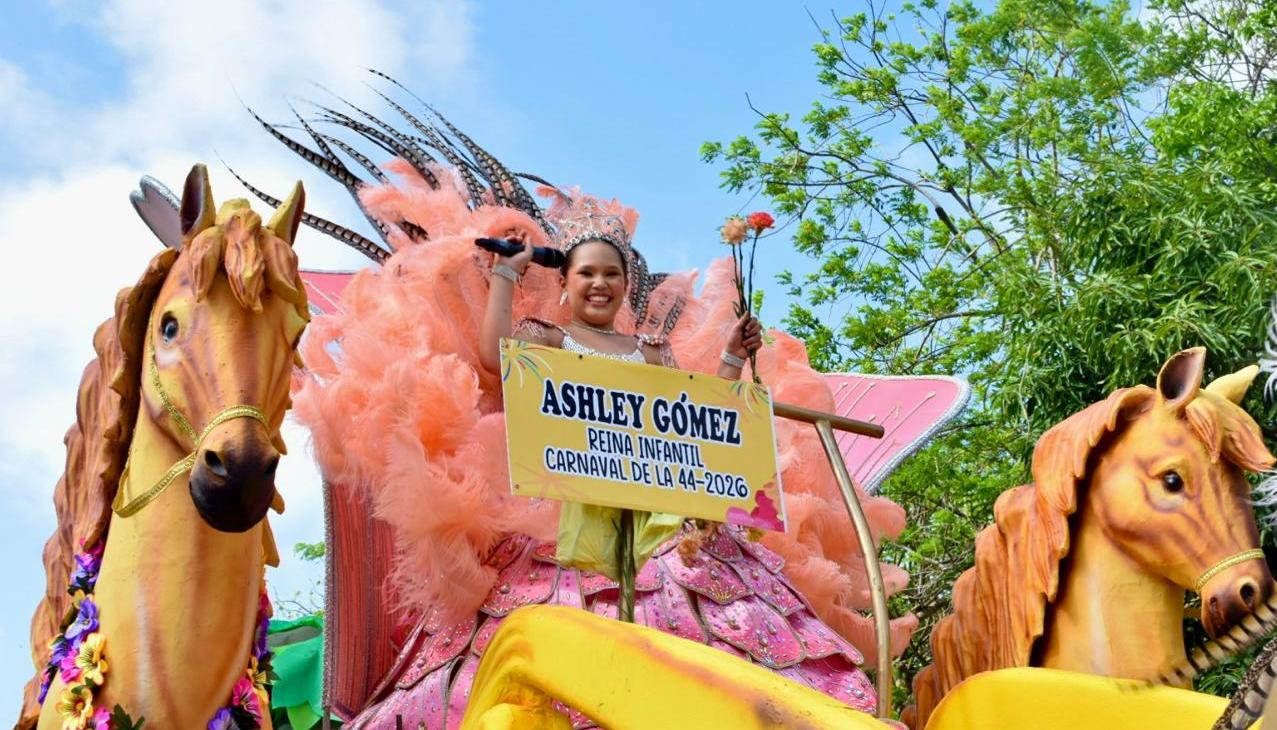 Ashley Gómez, reina infantil del Carnaval de la 44.