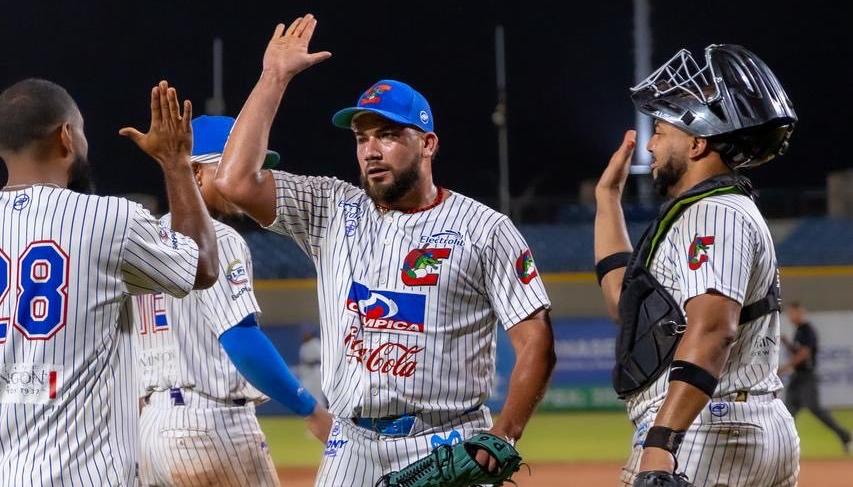Pedro García lanzó el noveno inning y se anotó juego salvado. 