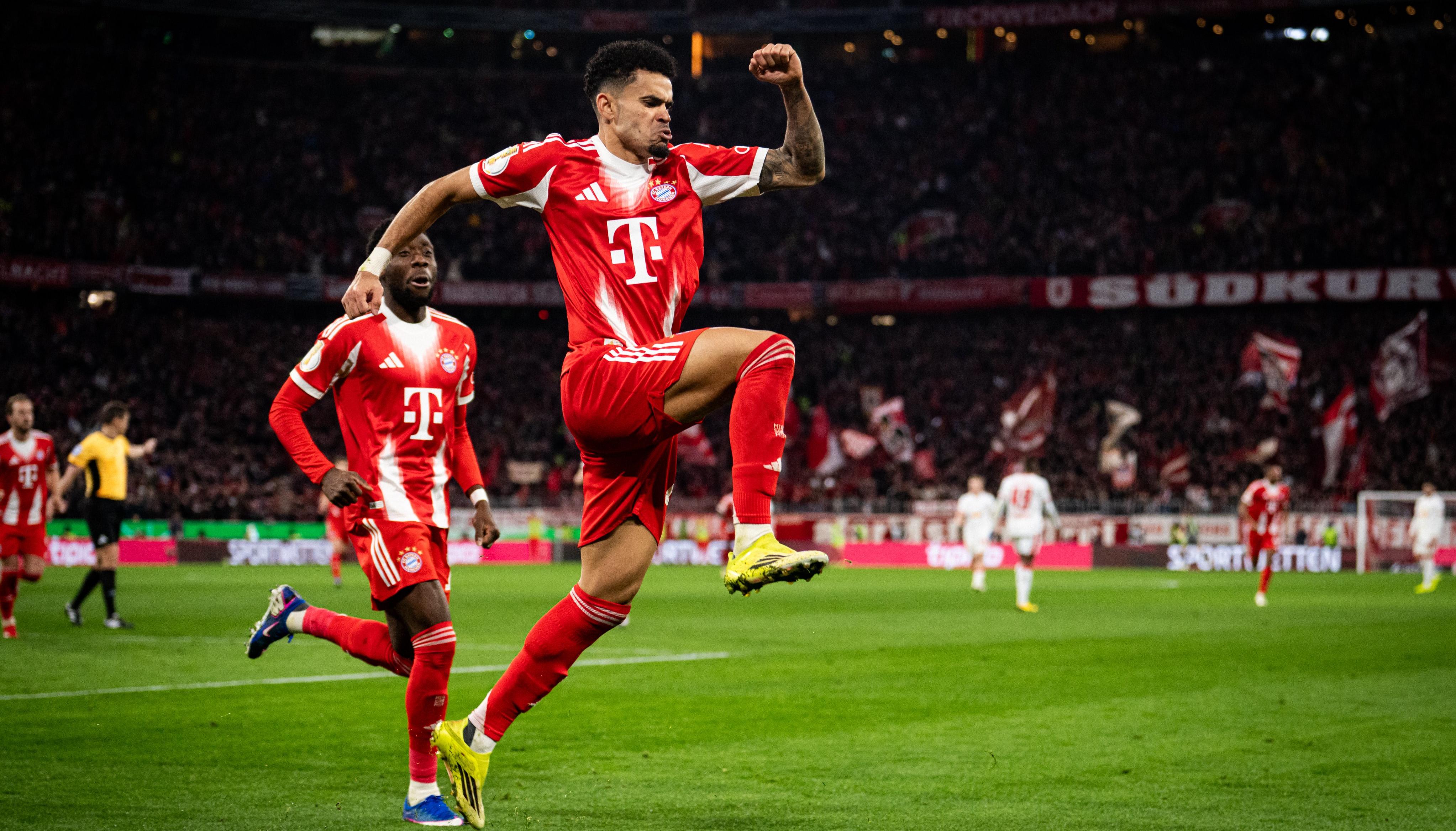 El colombiano Luis Díaz celebra su gol ante el Leipzig.