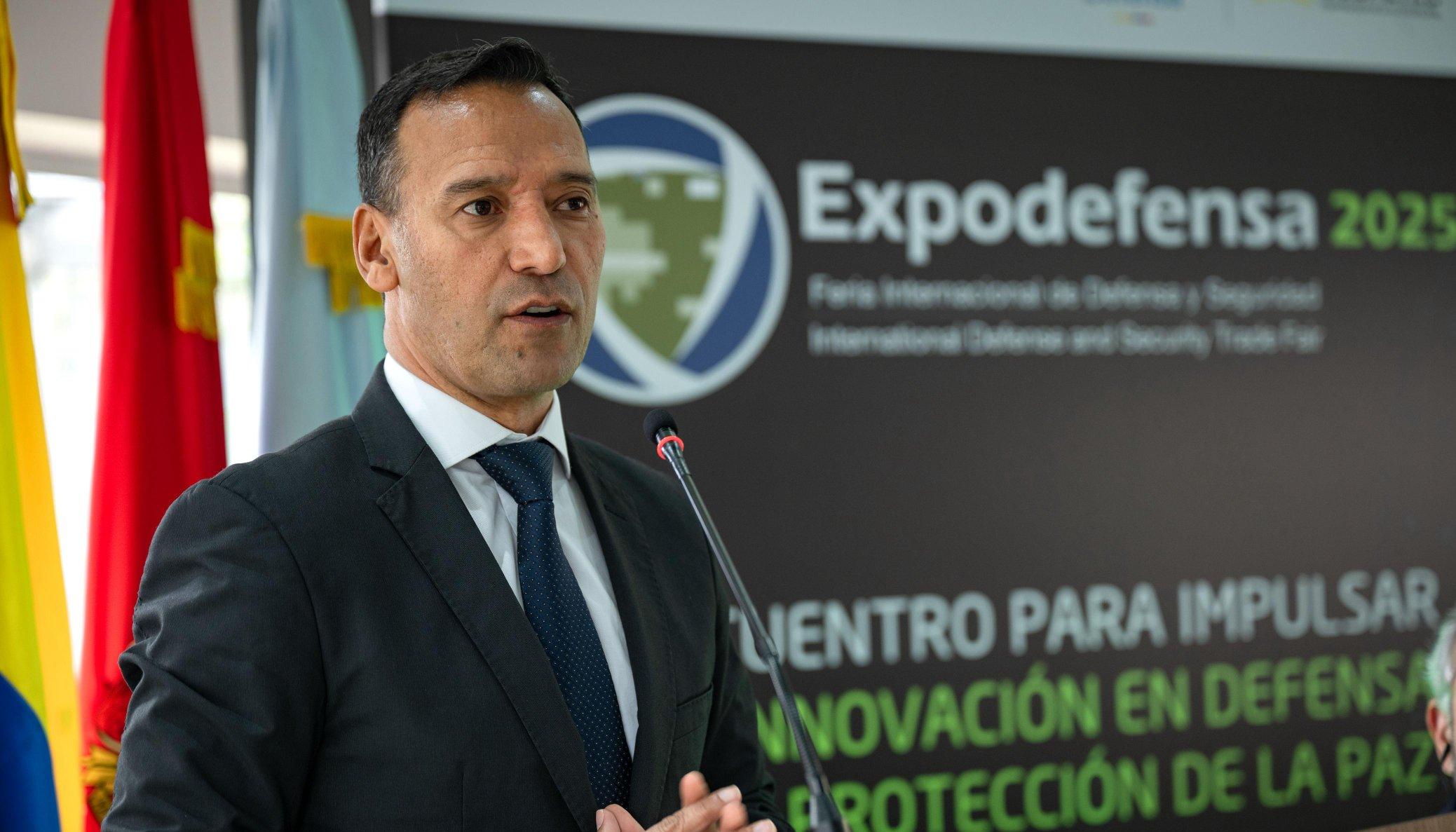 Pedro Sánchez, ministro de Defensa.