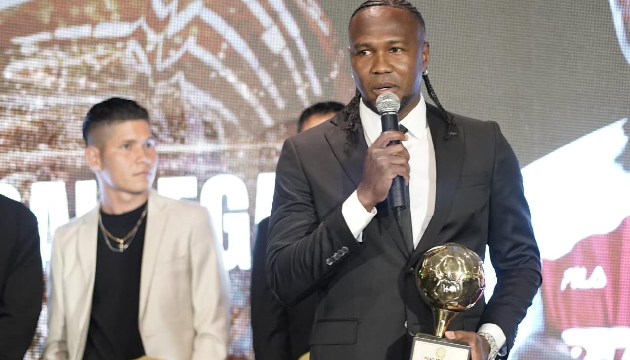Hugo Rodallega, delantero de Santa Fe, fue escogido como el mejor jugador de 2025.