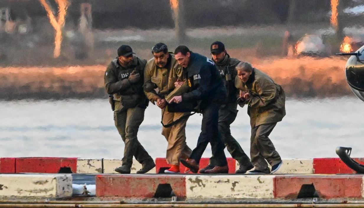 Cilia Flores y Nicolás Maduro en poder de las autoridades estadounidenses.