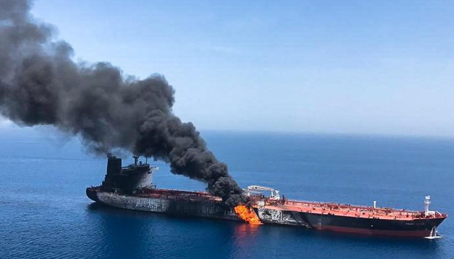 Buque iraní atacado por Estados Unidos.