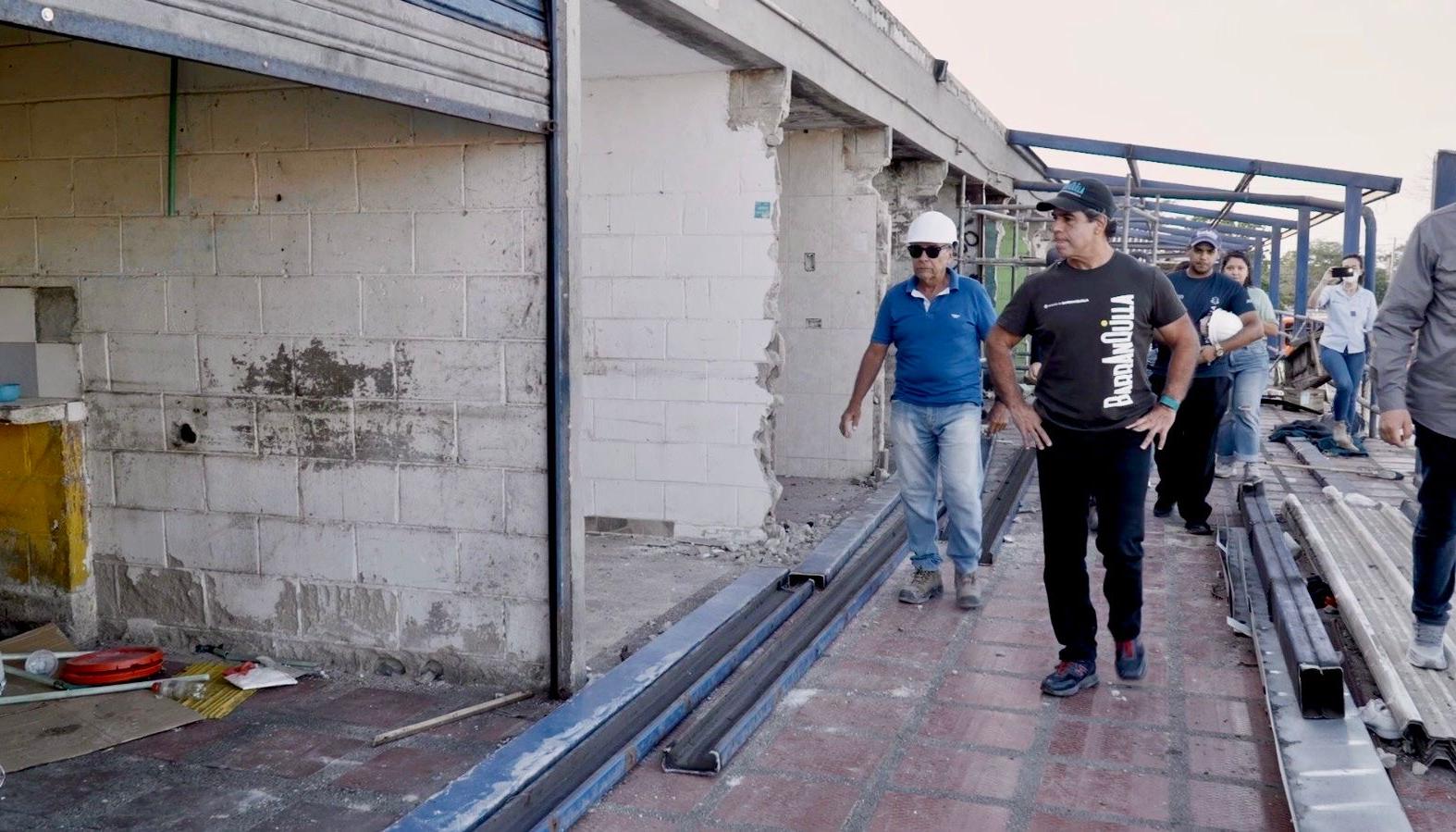 Alcalde Alejandro Char en inspección de obra de La Magola.