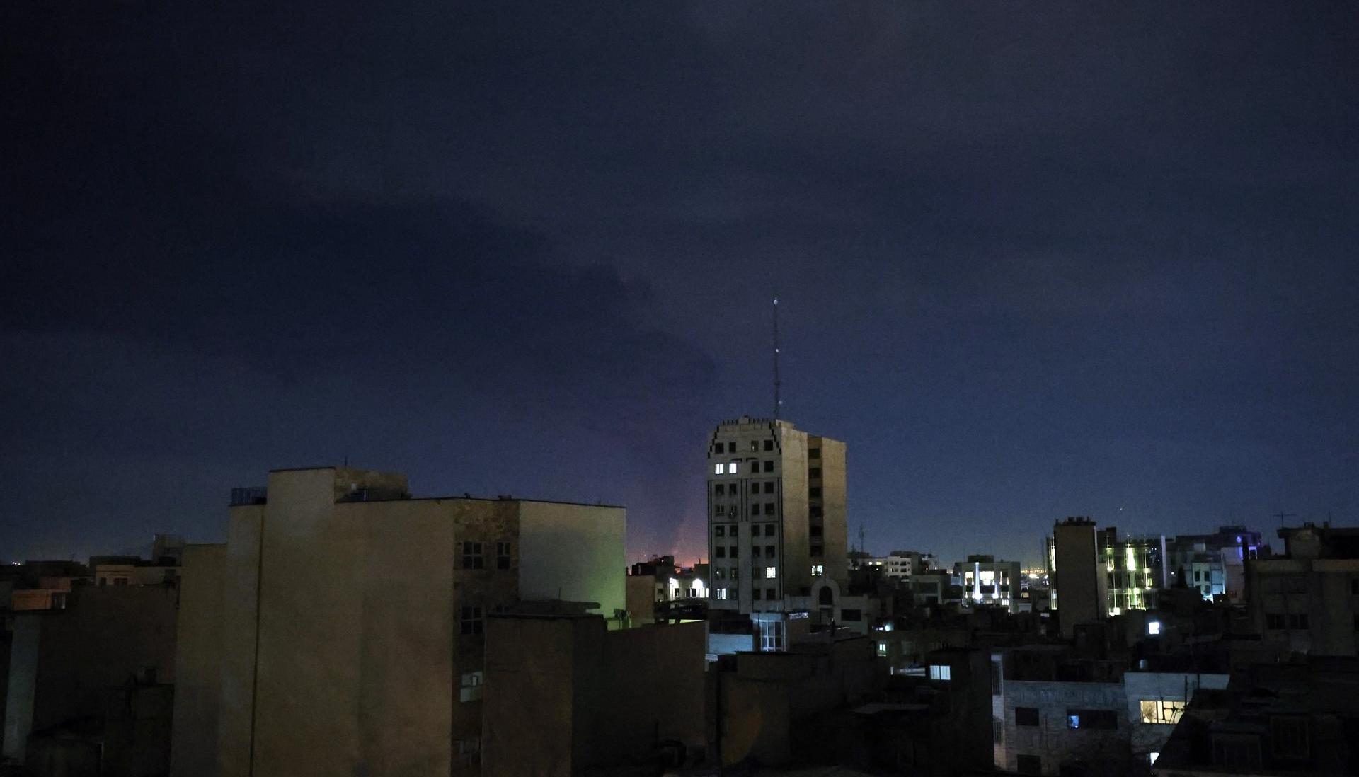 Humo en Irán tras los ataques de Estados Unidos e Israel.