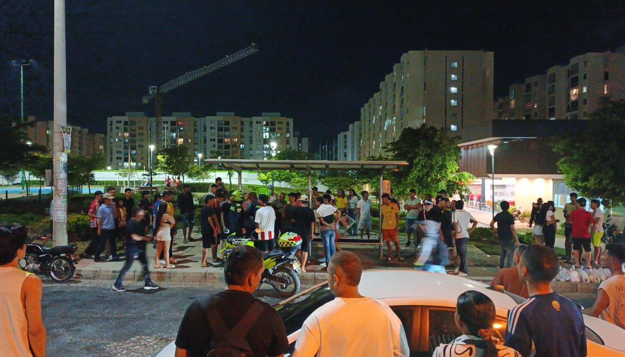 El crimen ocurrió cerca a uno de los parques de la Urbanización.