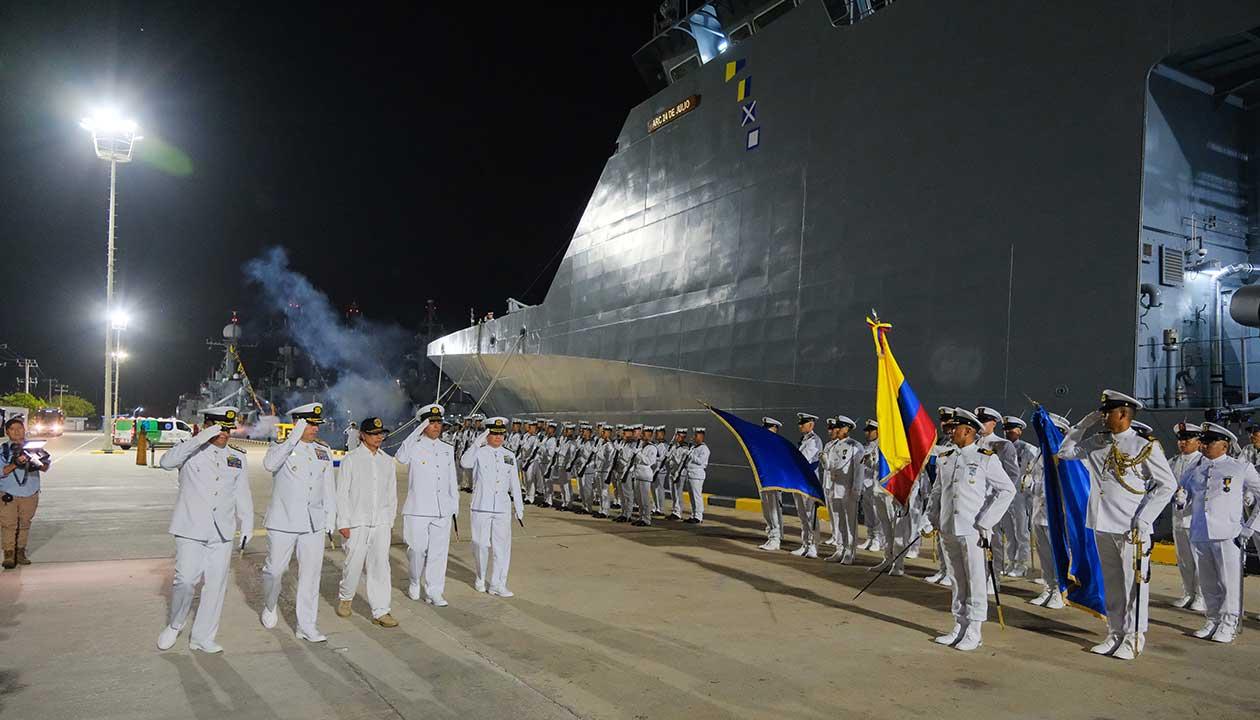 El Presidente Gustavo Petro entregó a la Armada Nacional la patrullera oceánica ARC ‘24 de Julio’, de fabricación colombiana.​