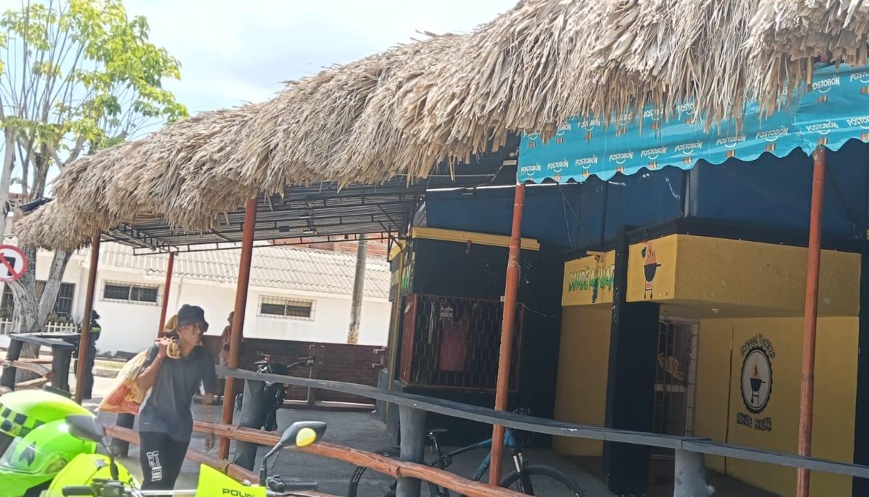 Establecimiento atacado a bala. 