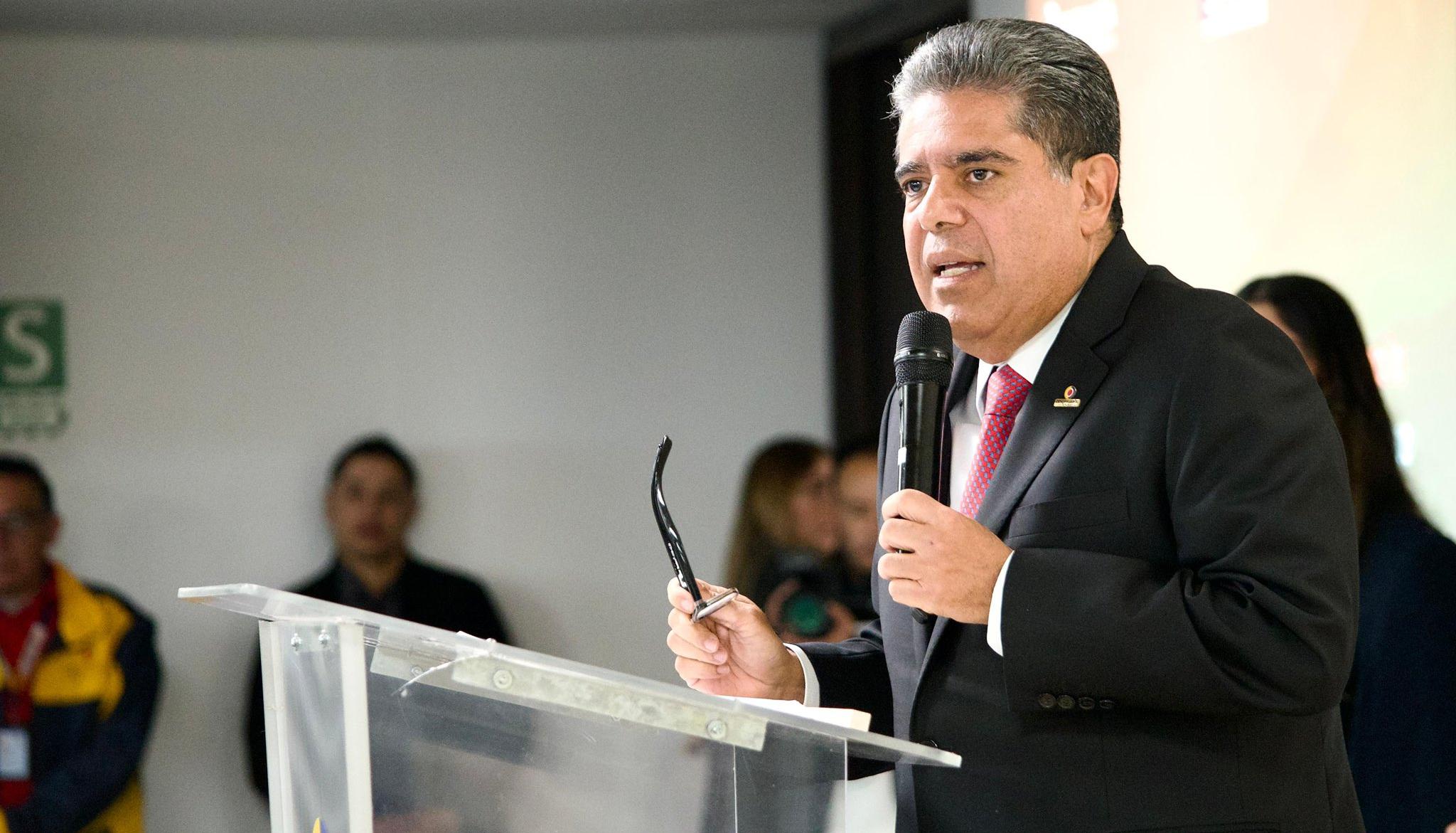 La Contraloría General de la República, Carlos Hernán Rodríguez.