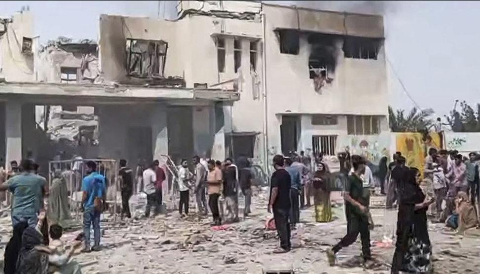 Escuela femenina bombardeada por Estados Unidos e Israel en Irán. 