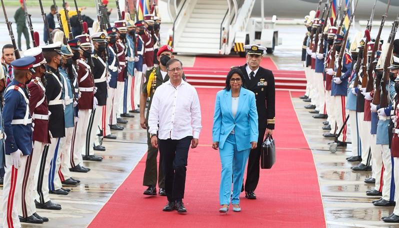 Gustavo Petro, y Delcy Rodríguez.