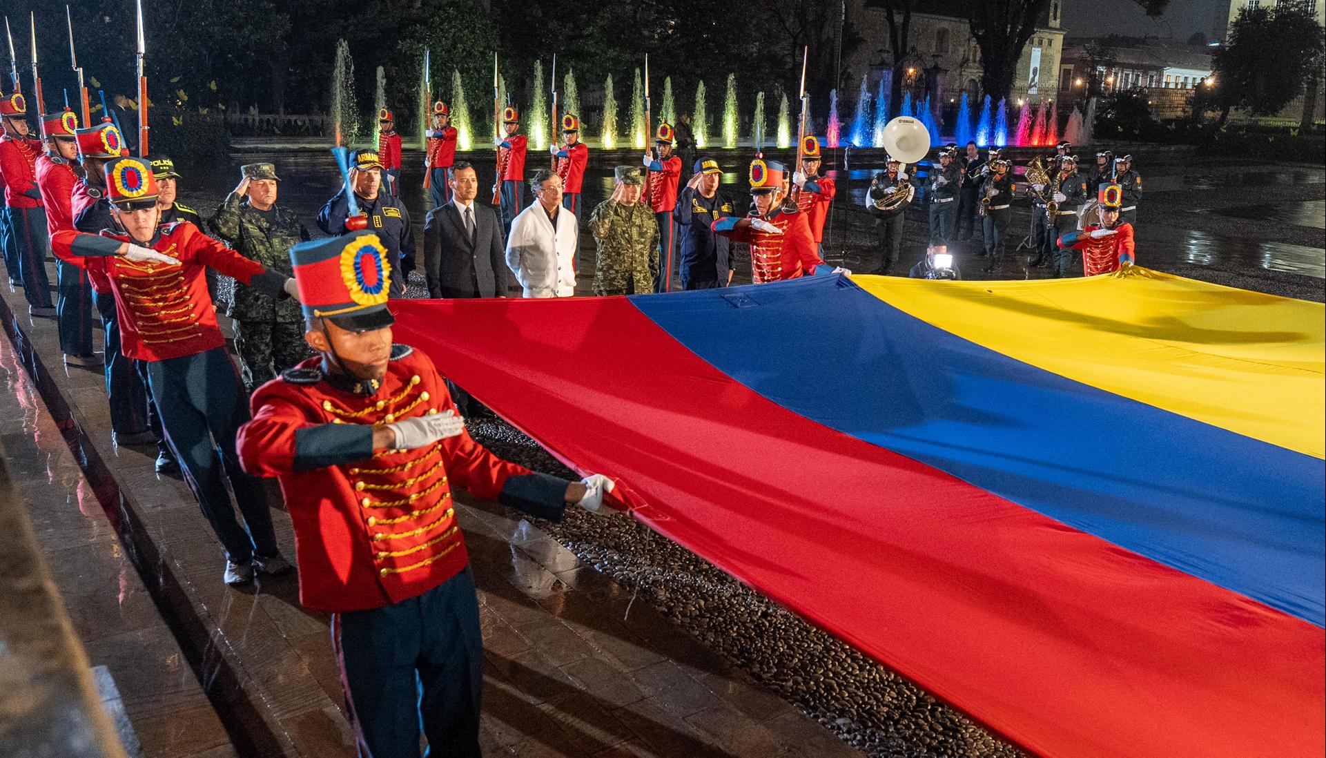 Homenaje a los 69 fallecidos en el accidente aéreo.