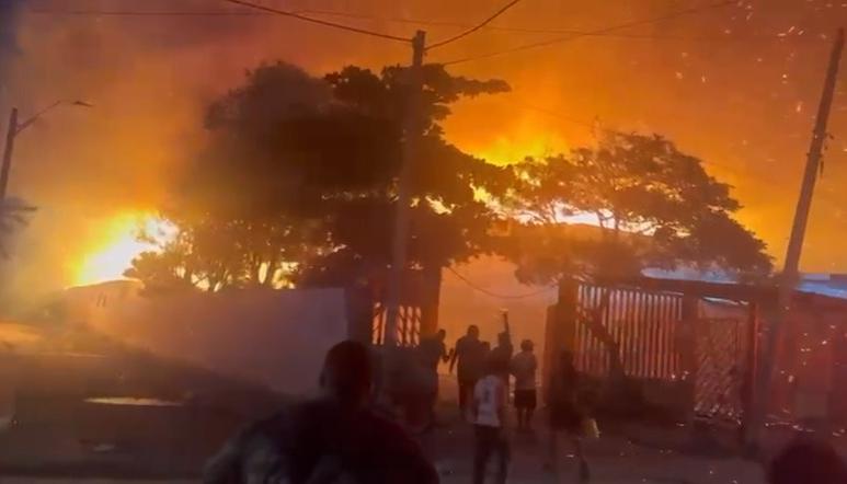 Incendio en el barrio Las Flores. 