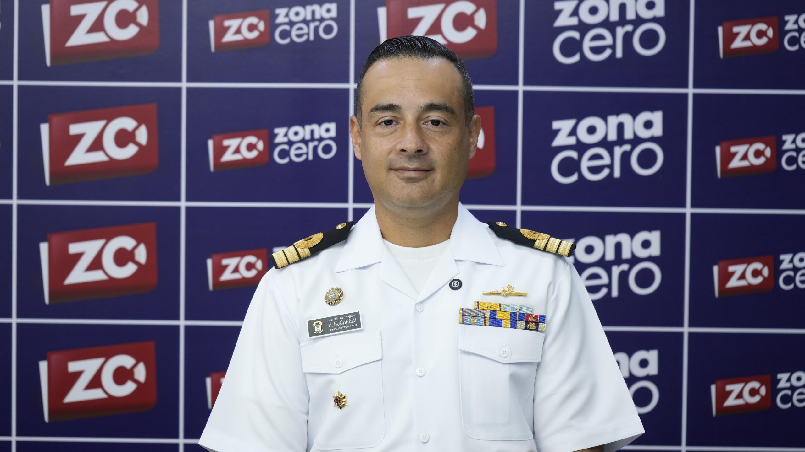 Capitán de Fragata Henry Buchheim, Comandante Batallón de Escuela Naval de Suboficiales ARC Barranquilla.