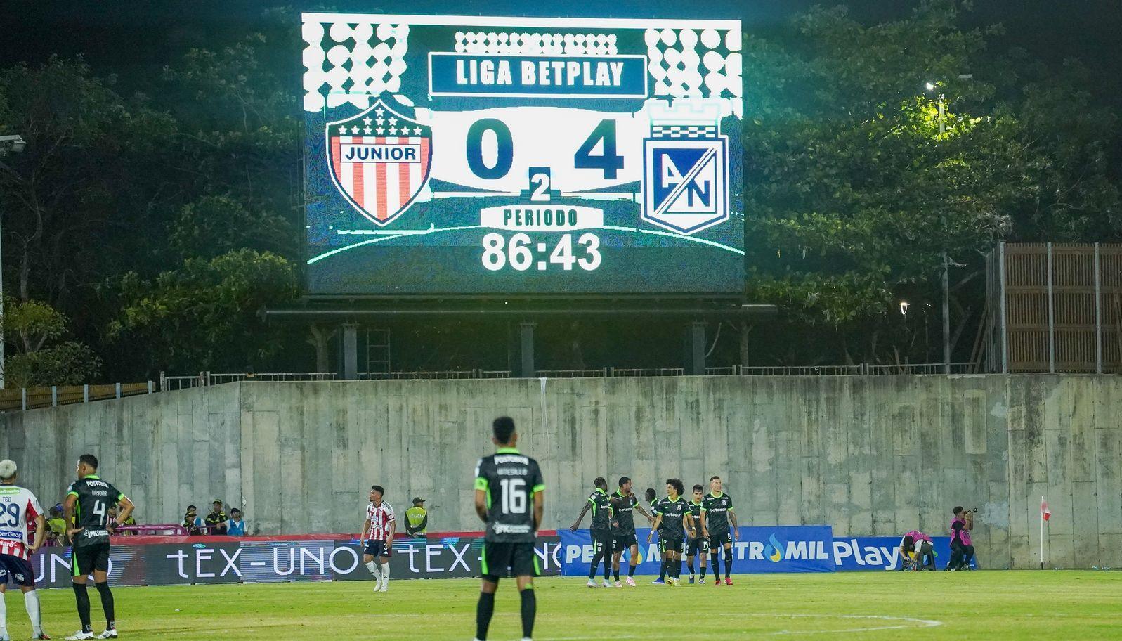 Momento de la celebración del cuarto gol