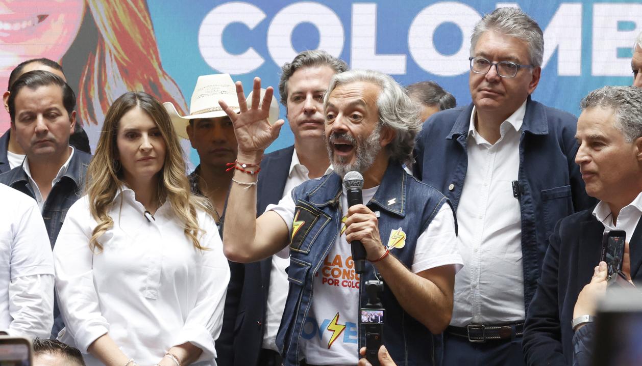 Paloma Valencia y Juan Daniel Oviedo.