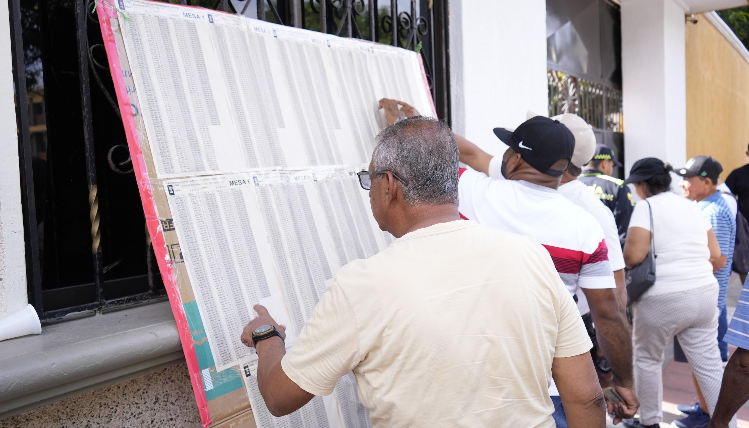 Puesto de votación en la Escuela Normal Superior del Distrito de Barranquilla