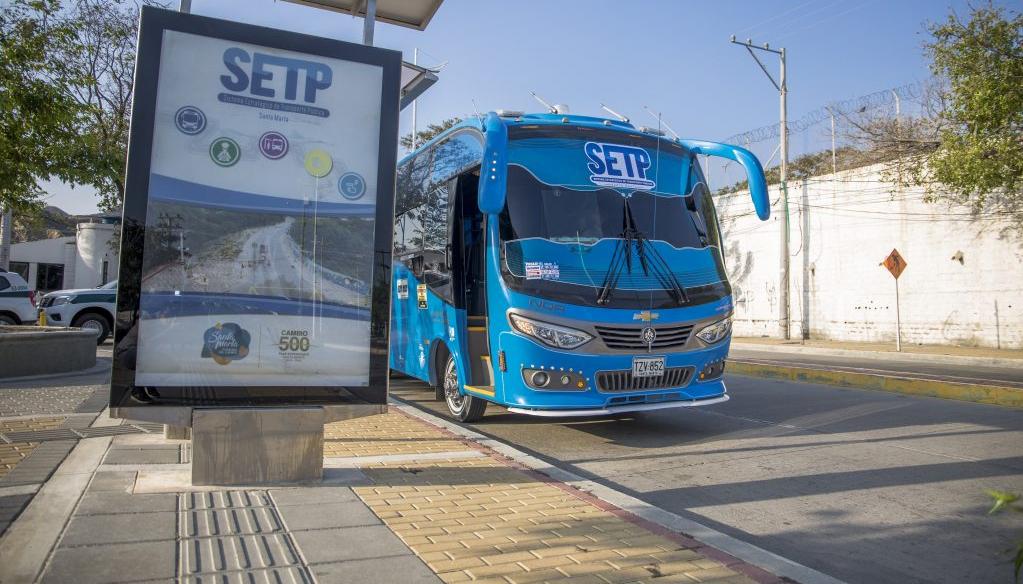 Bus del Sistema Estratégico de Transporte Público (SETP).