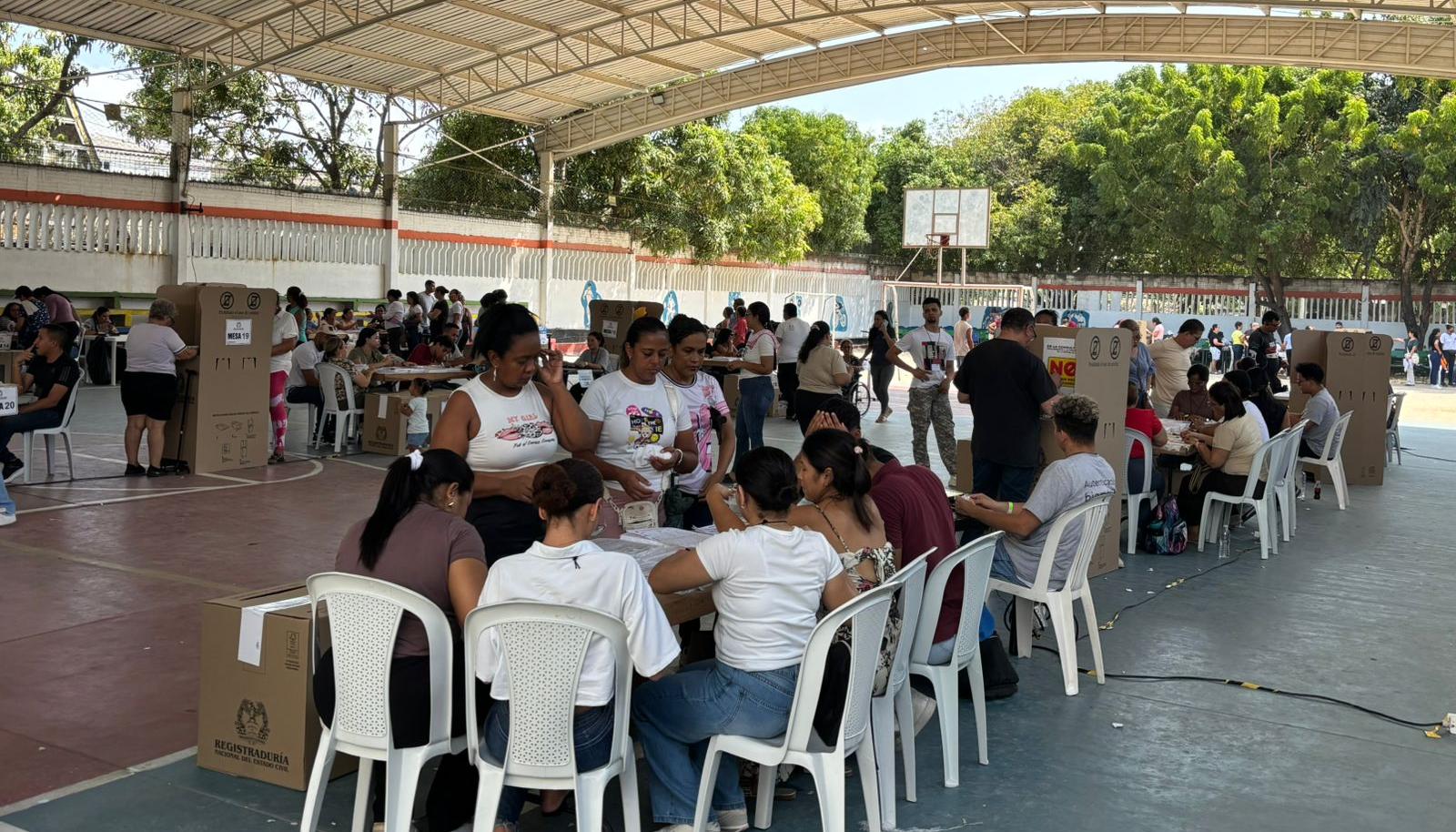 Votaciones en el Colegio Metropolitano de Soledad 2.000.