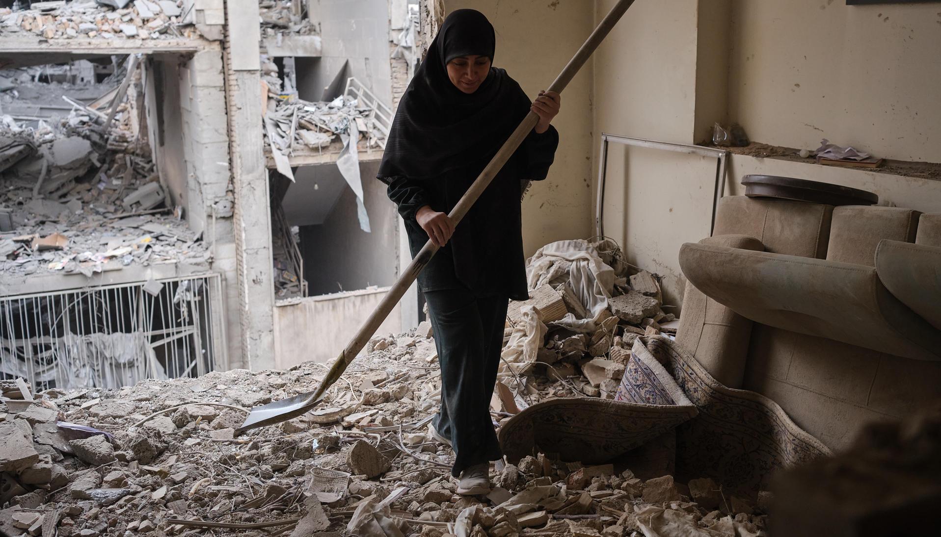 Destrucción en Irán por los ataques de Israel y Estados Unidos.