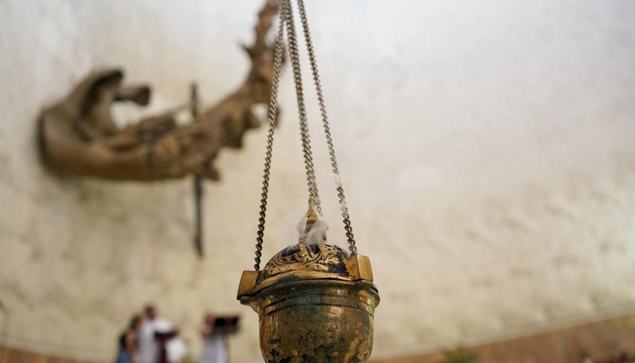 El humo representa la gracia divina. 