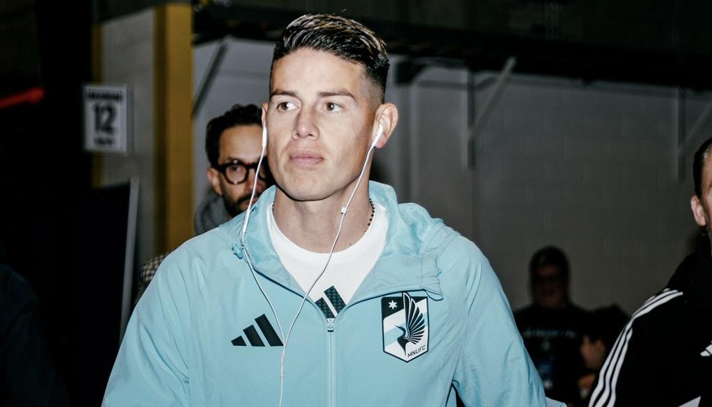 El colombiano James Rodríguez a su llegada al estadio.