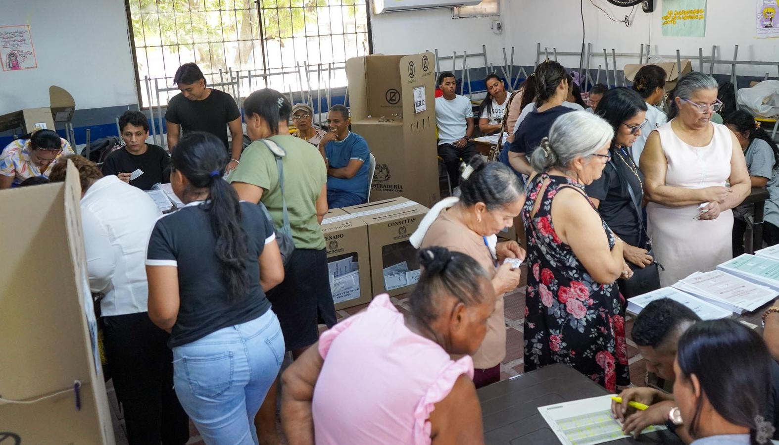 La jornada electoral en la IED María Auxiliadora de La Alboraya.