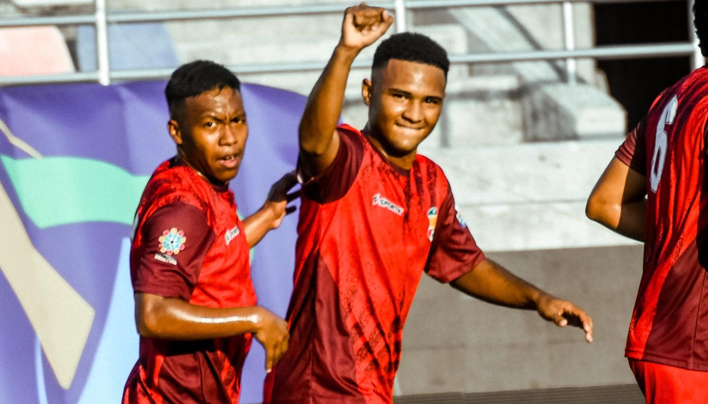 Mohamed Bolívar celebra con el puño arriba tras marcar el primer gol del Barranquilla FC.