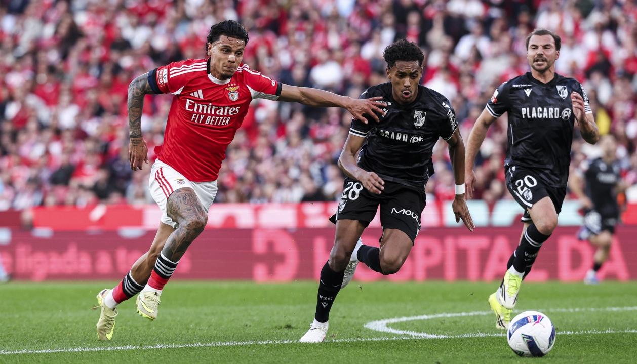 Richard Ríos intenta superar la marca de Thiago Balieiro.