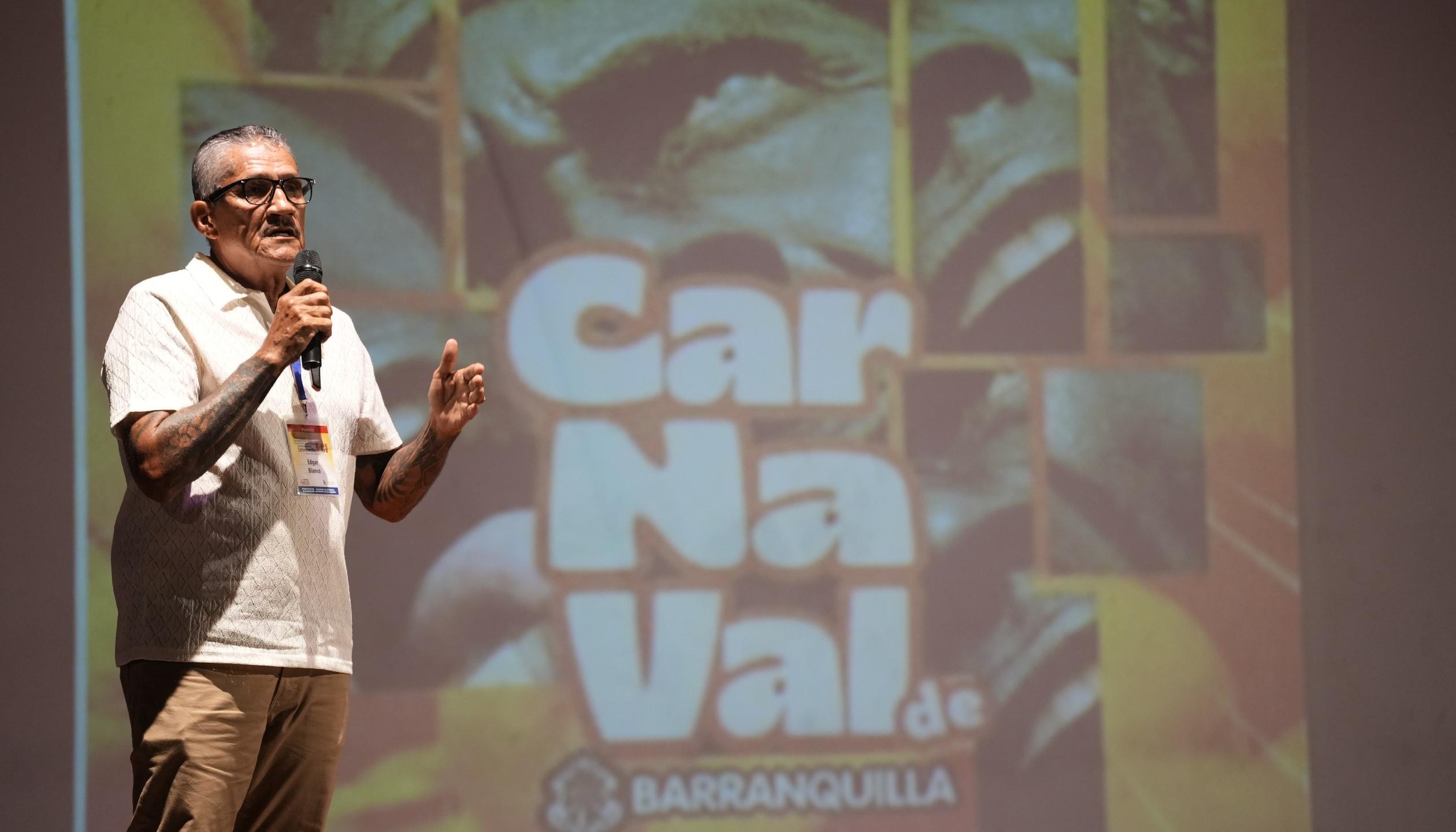 Édgar Blanco en su intervención en el II Congreso Internacional 'Carnaval, Educación y Transmisión de Saberes',