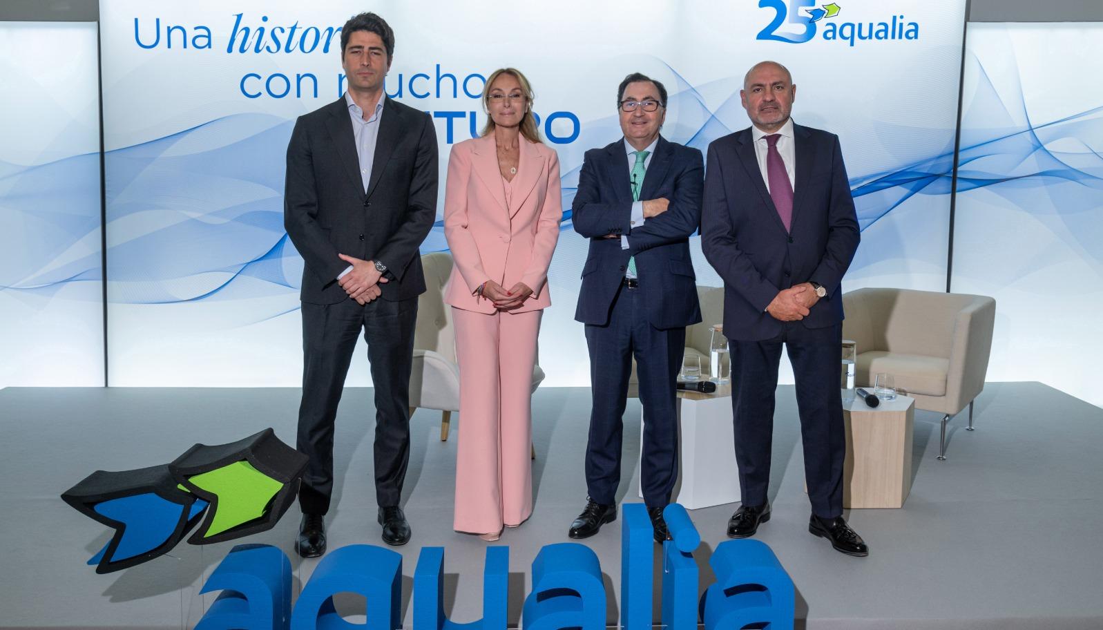 Directivos de Aqualia. 
