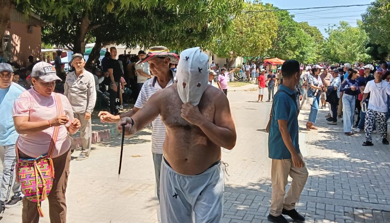 Los flagelantes ya empiezan a cumplir su manda. 