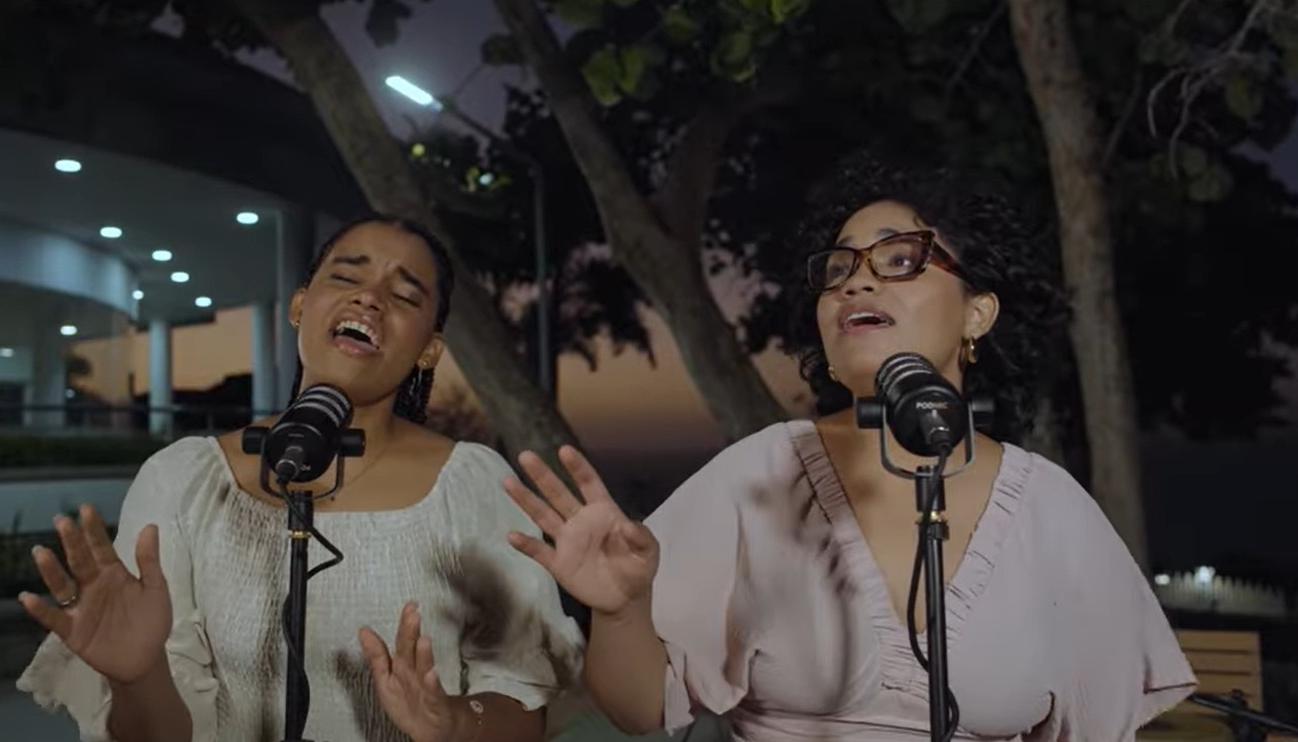 Mishell Ruiz y Daniela Ávila.