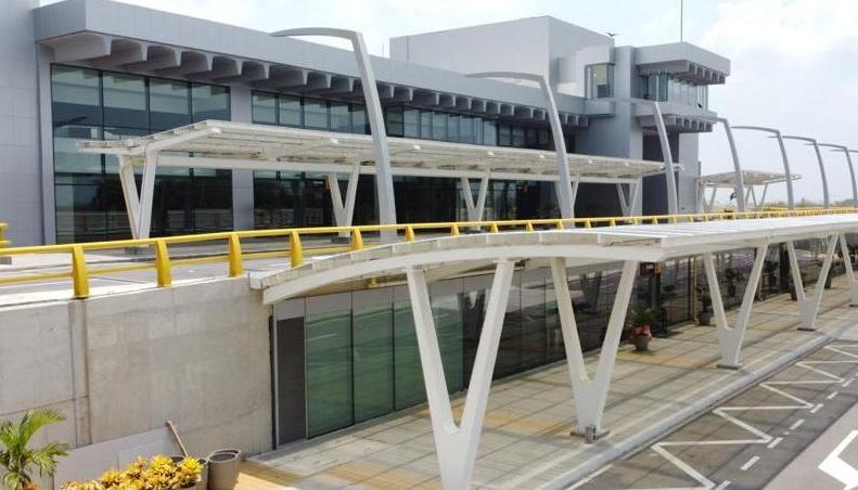 Fachada del aeropuerto Ernesto Cortissoz.