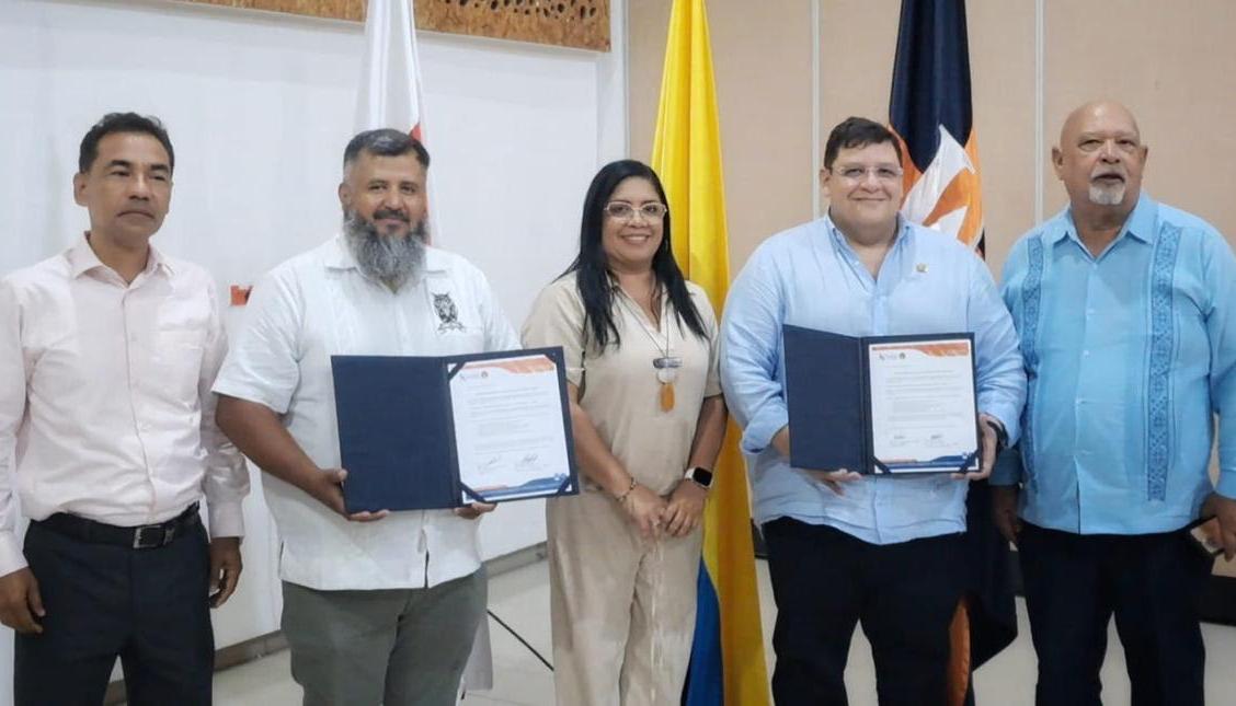 Académicos, sector privado y directivos de la CRA. 