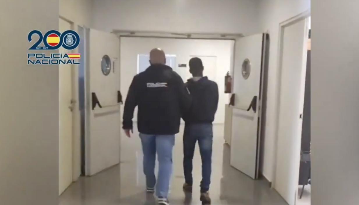 El hombre fue capturado por la Policía española. 