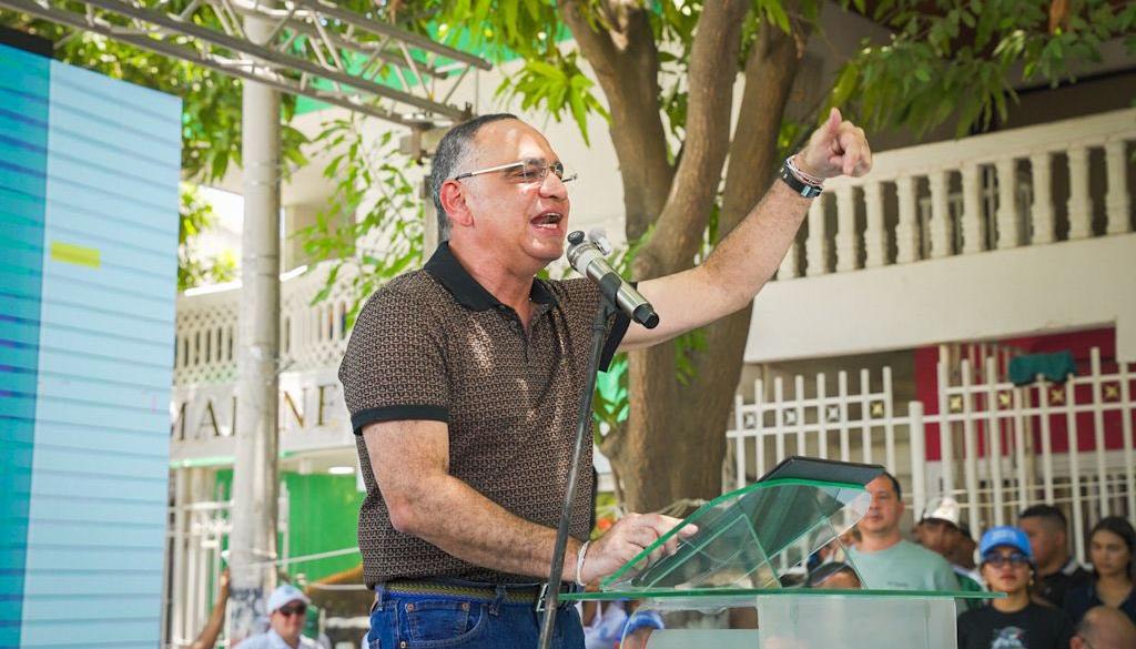 Carlos Pinedo Cuello, alcalde de Santa Marta.