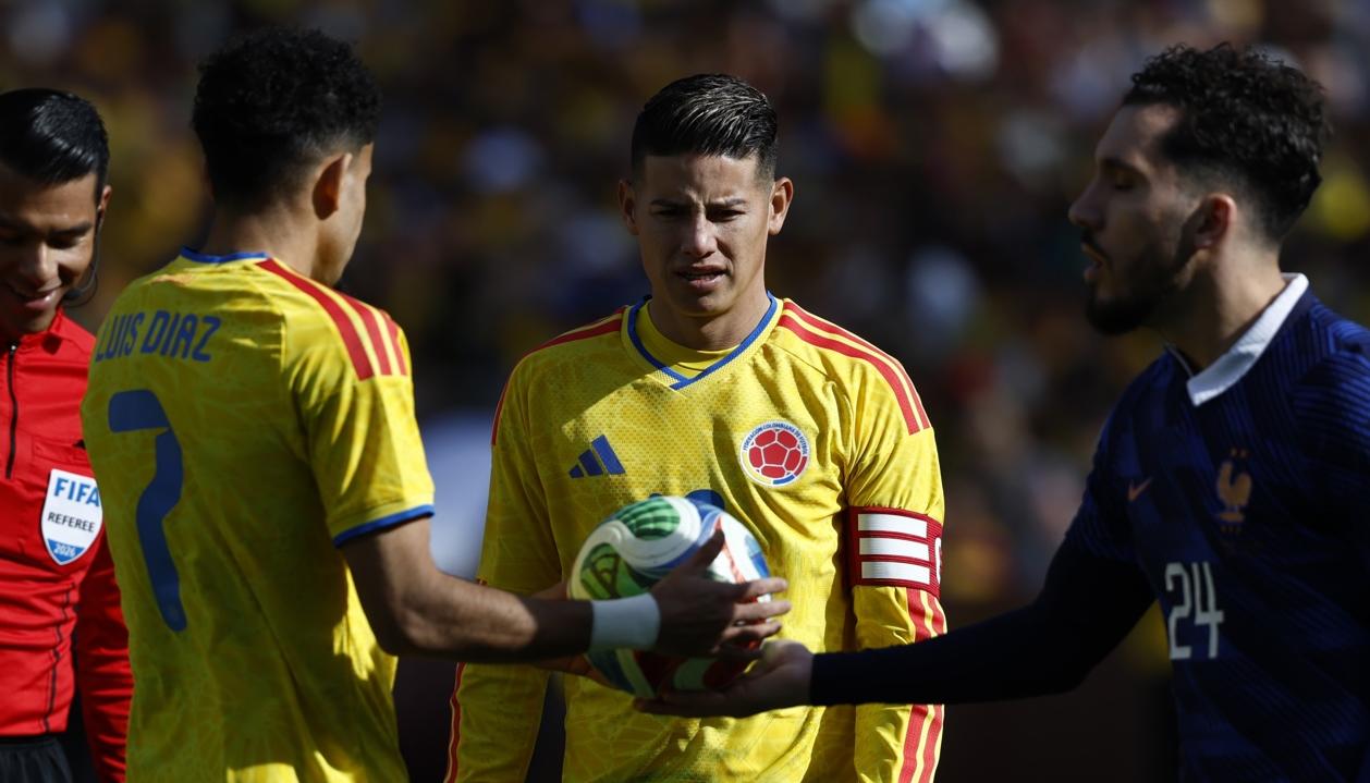 Luis Díaz y James Rodríguez en el partido ante Francia.